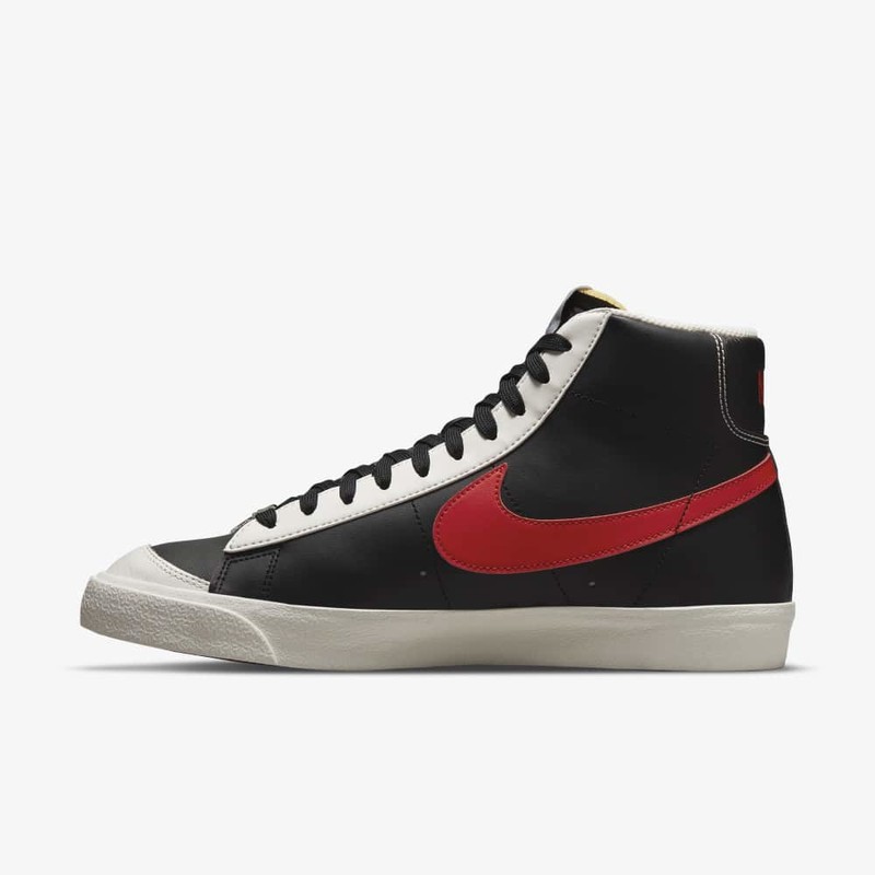 【値下げ】Nike Blazers タンクトップ M 黒/赤/白 NBA x Nike Blazer Mid EMB Trail Blazers | DD8025-101 | Grailify